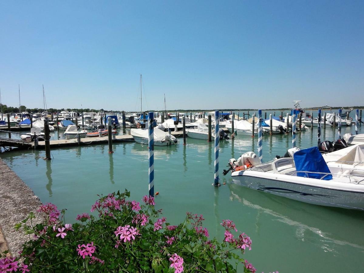 Isola Clara - Appartamenti Bibione Bagian luar foto